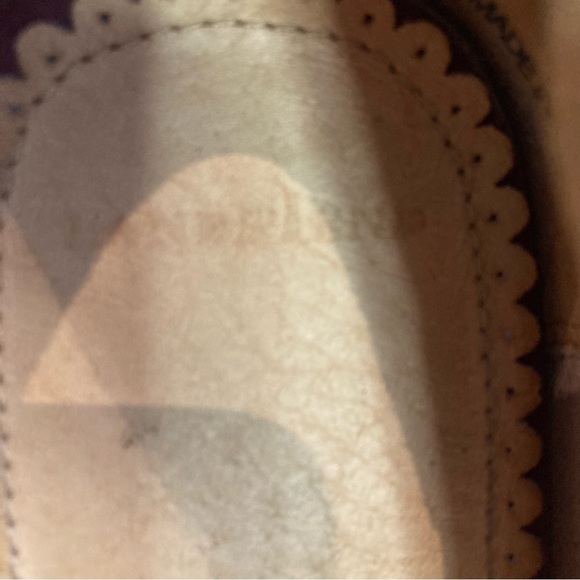 LAND’S END Sz 9B Suede  Mary Jane Style Rubber Sole Buckle Closure Sandals Shoes - Picture 4 of 10